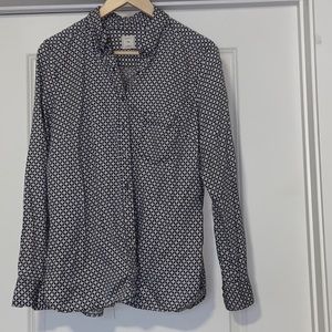 GAP tailored button down ladies long sleeve shirt.